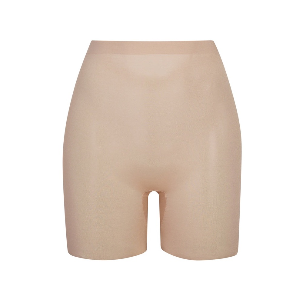 Skims sheer sculpt low back short in clay